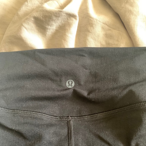 NWOT Lululemon Reveal Tight - Picture 4 of 4